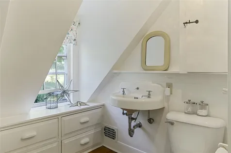 86 Temple Road Sharon NH 03458