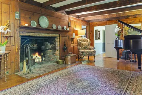 86 Temple Road Sharon NH 03458