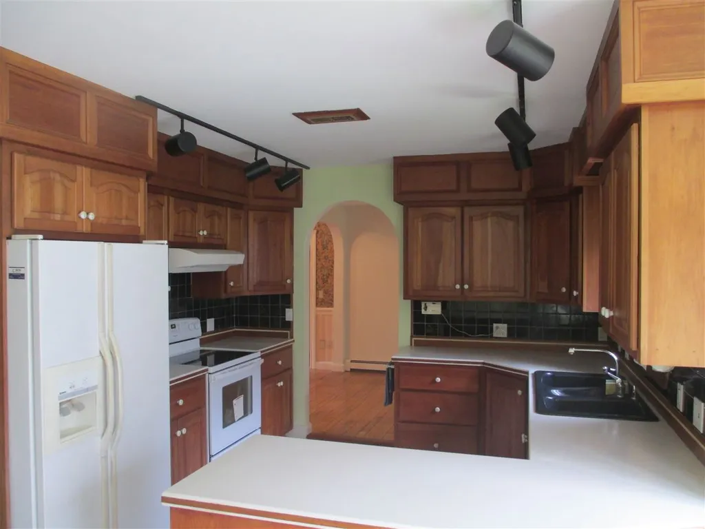 433 Hurricane Road Belmont NH 03220