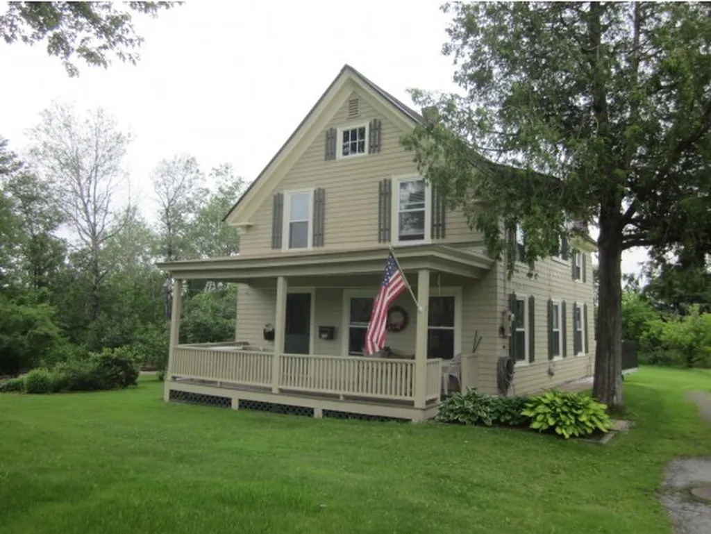 7 Hopkinson Place Lancaster NH 03584