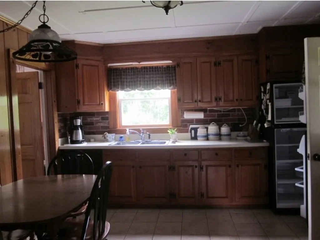 7 Hopkinson Place Lancaster NH 03584