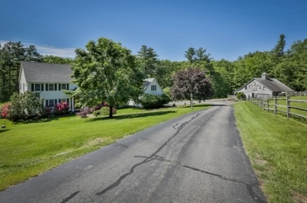 186 French Pond Road Henniker NH 03242