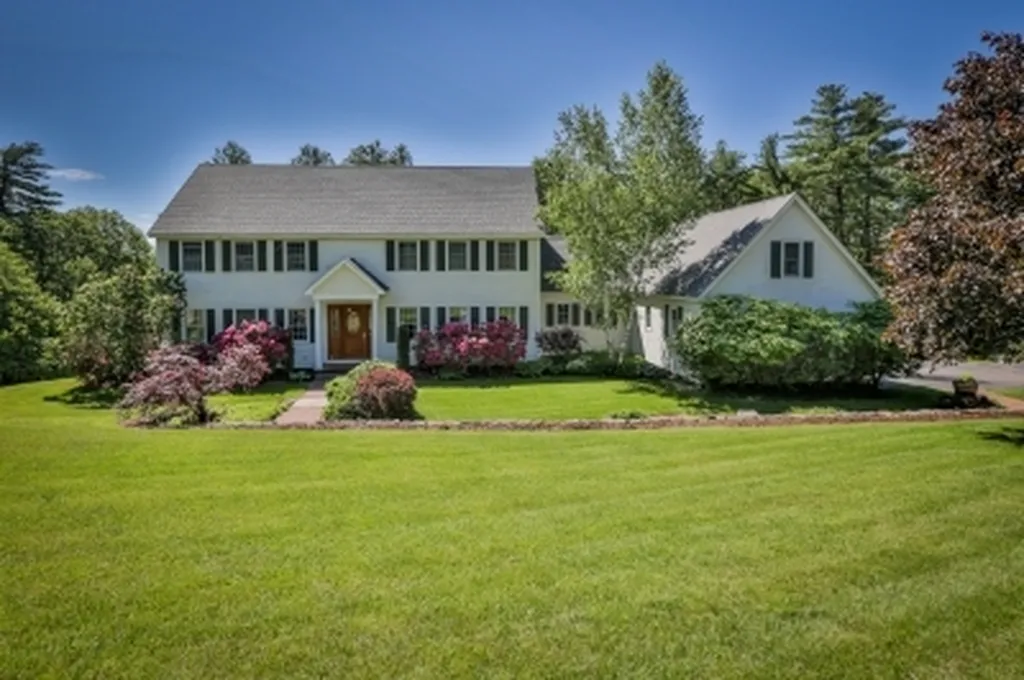 186 French Pond Road Henniker NH 03242