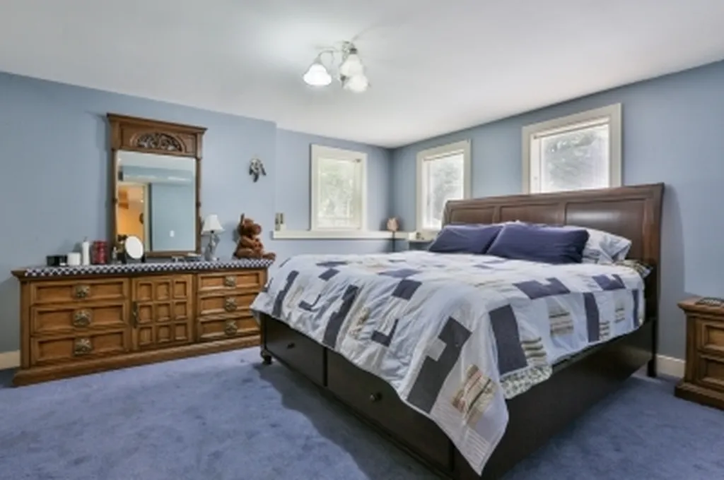 186 French Pond Road Henniker NH 03242