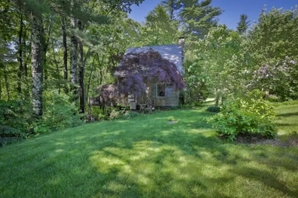 186 French Pond Road Henniker NH 03242