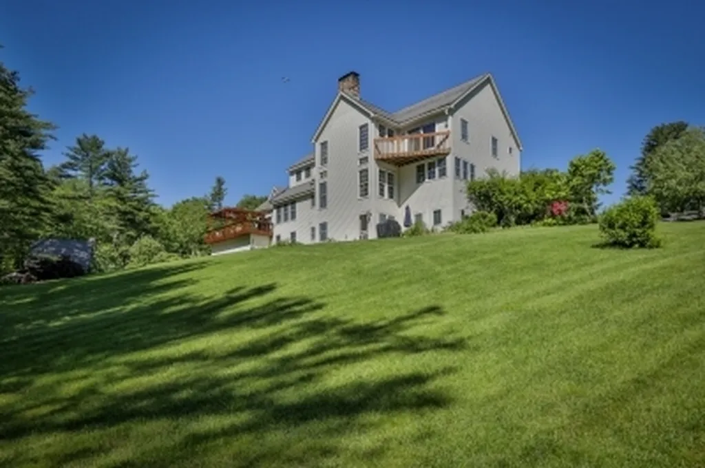 186 French Pond Road Henniker NH 03242