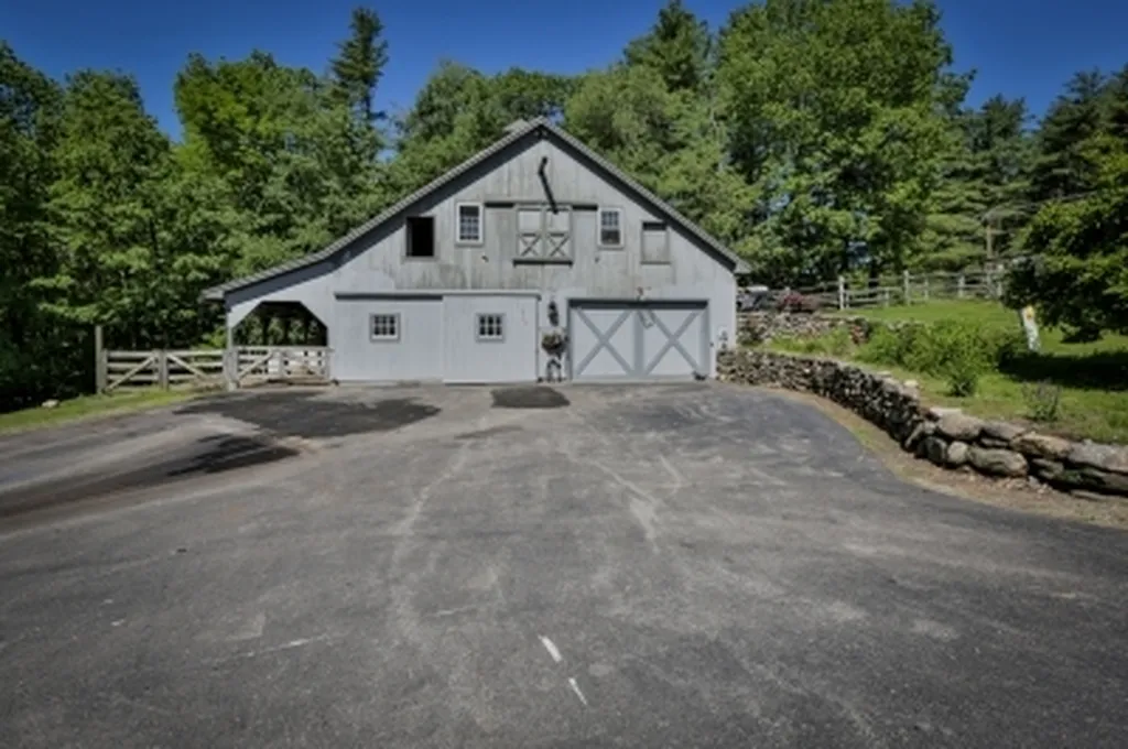 186 French Pond Road Henniker NH 03242