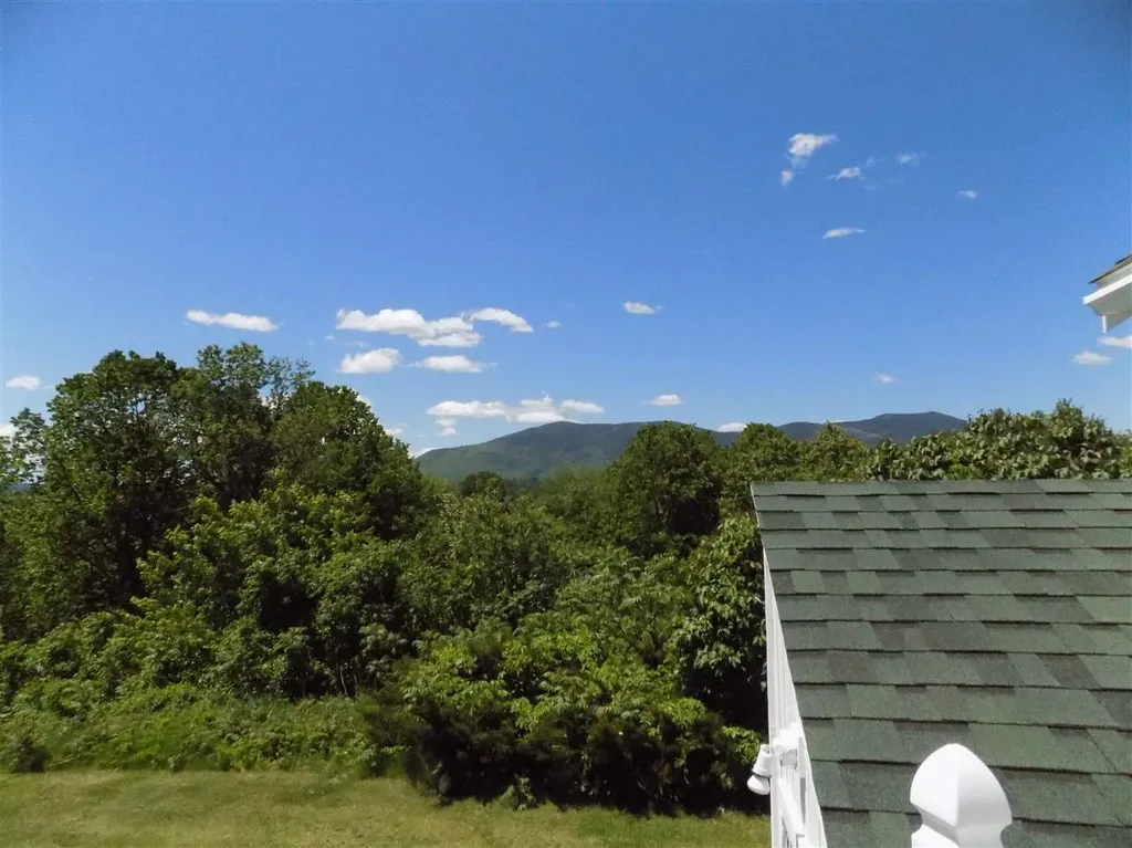 2152 White Mount Highway Conway NH 03818