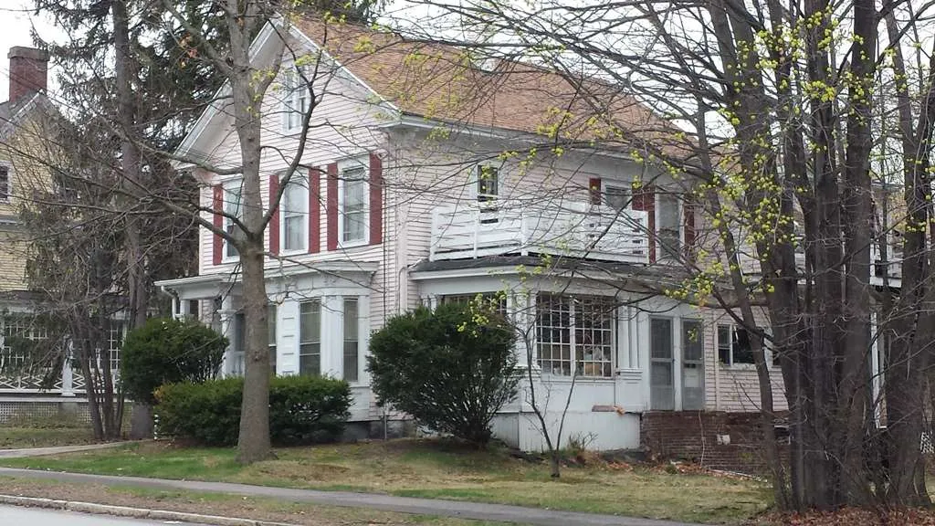 193 Pleasant Street Laconia NH 03246