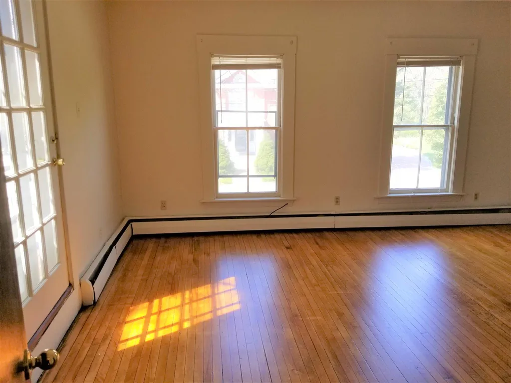 193 Pleasant Street Laconia NH 03246