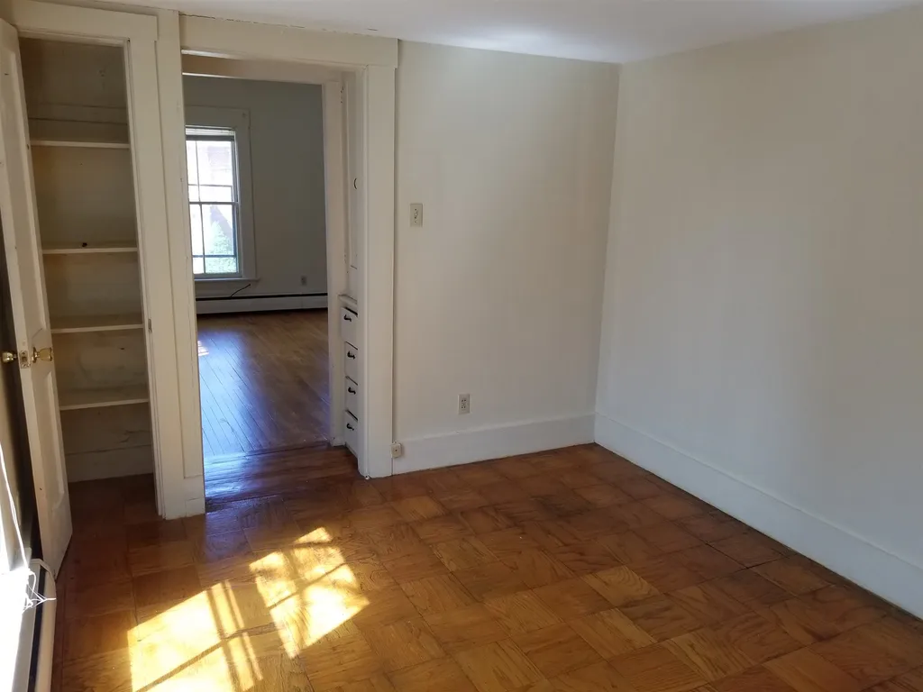 193 Pleasant Street Laconia NH 03246