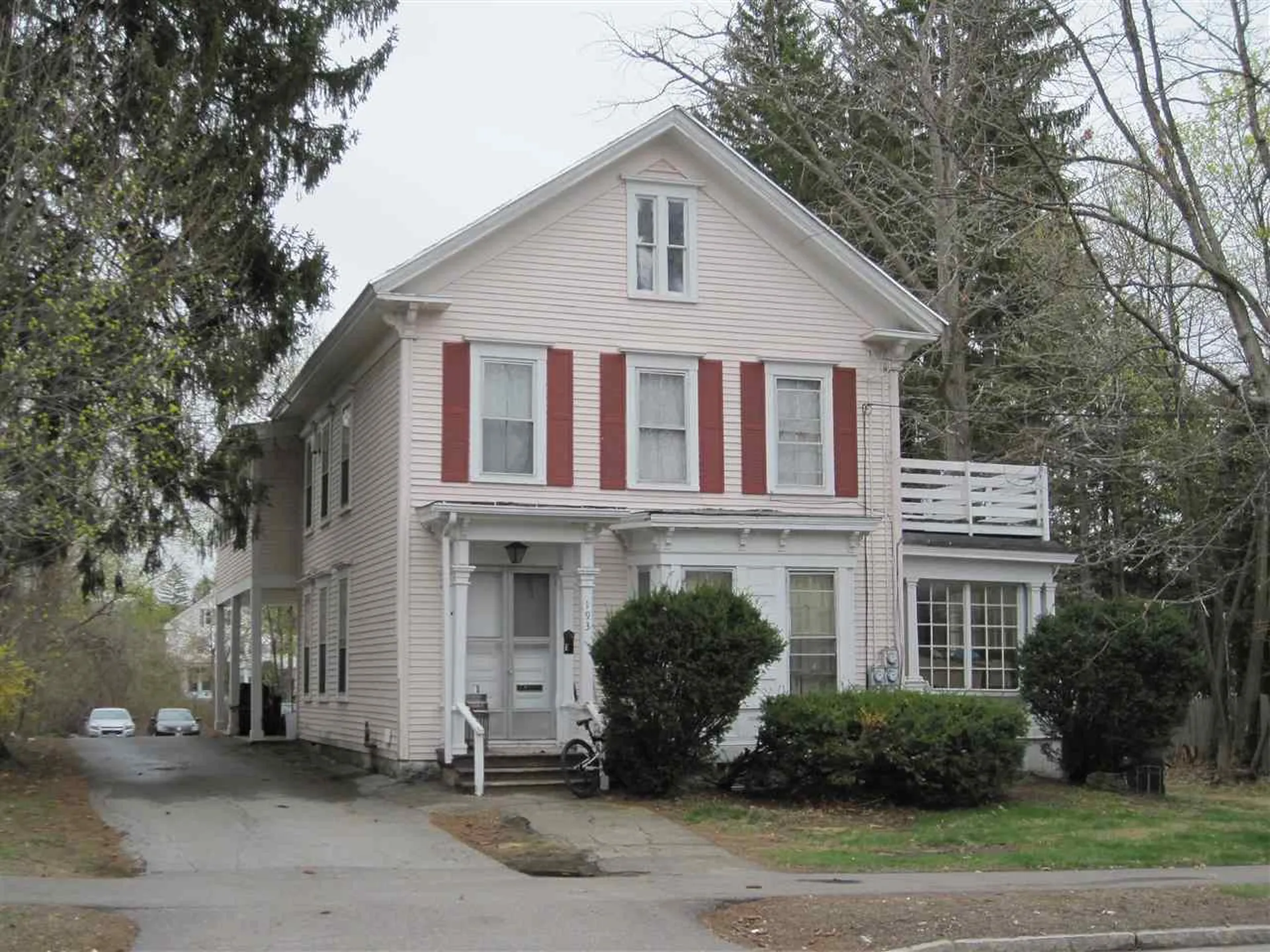 193 Pleasant Street Laconia NH 03246