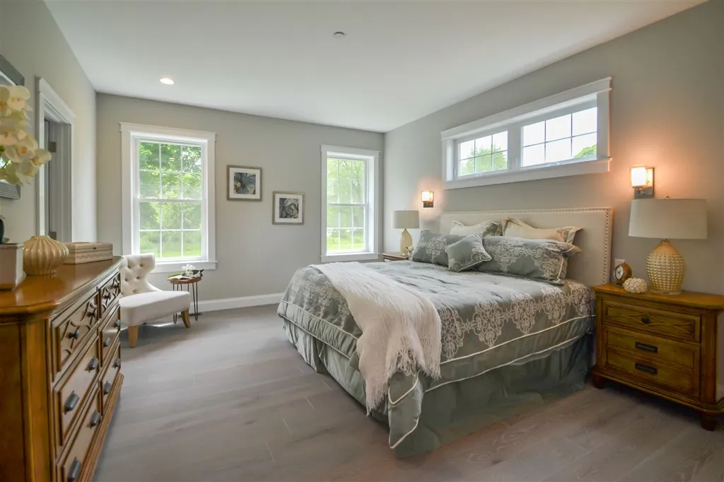 996 Maplewood Avenue Portsmouth NH 03801