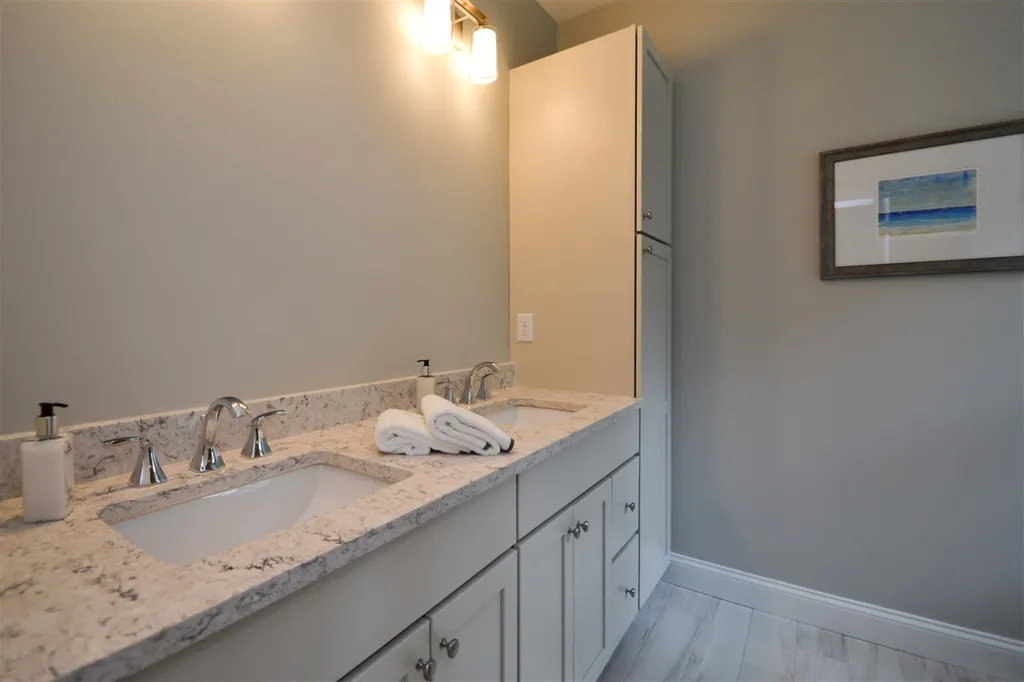 996 Maplewood Avenue Portsmouth NH 03801