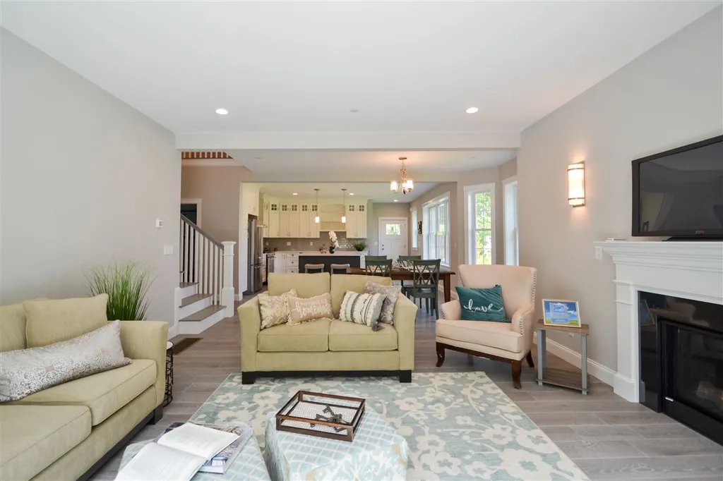 996 Maplewood Avenue Portsmouth NH 03801