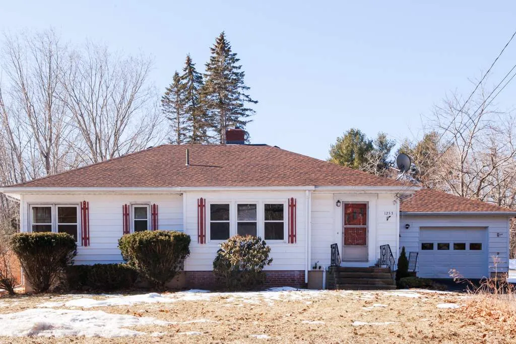 1253 State Road Eliot ME 03903