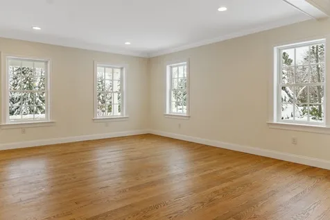 12 Snow Lane New London NH 03257