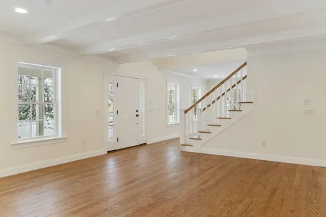 12 Snow Lane New London NH 03257