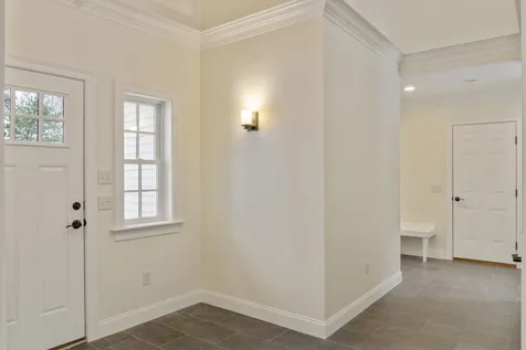 12 Snow Lane New London NH 03257