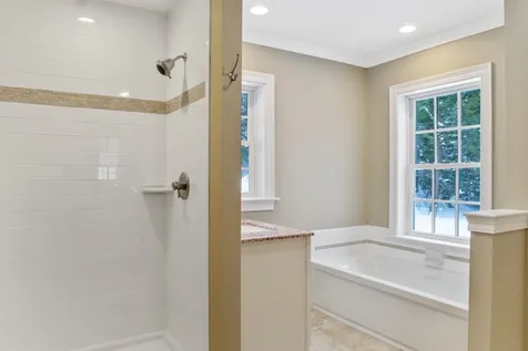 12 Snow Lane New London NH 03257