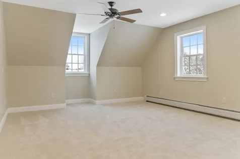 12 Snow Lane New London NH 03257