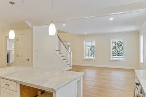 12 Snow Lane New London NH 03257