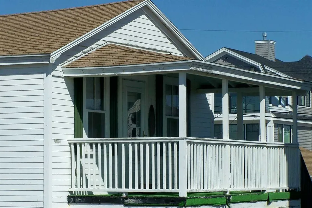 10 Epping Avenue Hampton NH 03842