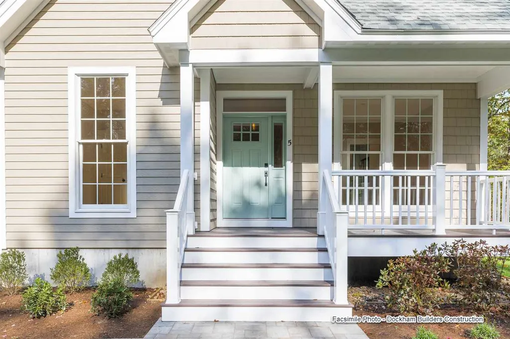 9 Mccarron Drive Hampton NH 03842
