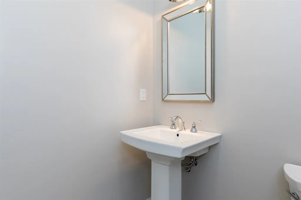 9 Mccarron Drive Hampton NH 03842