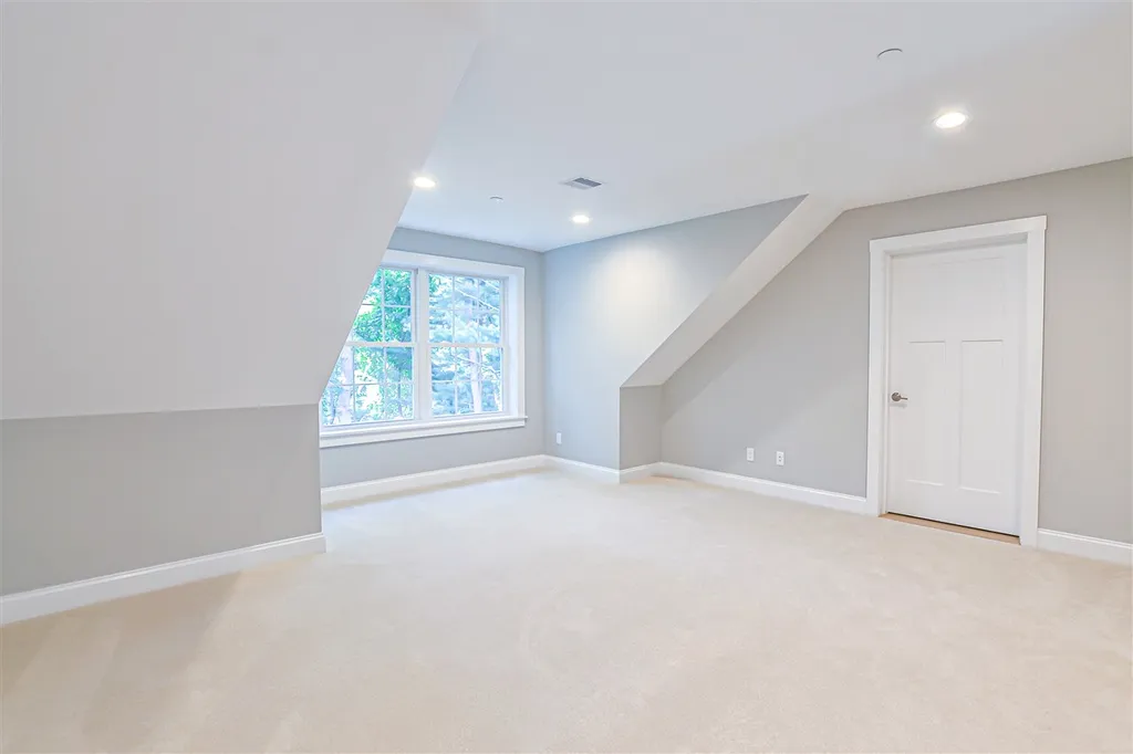 1163 Sagamore Avenue Portsmouth NH 03801