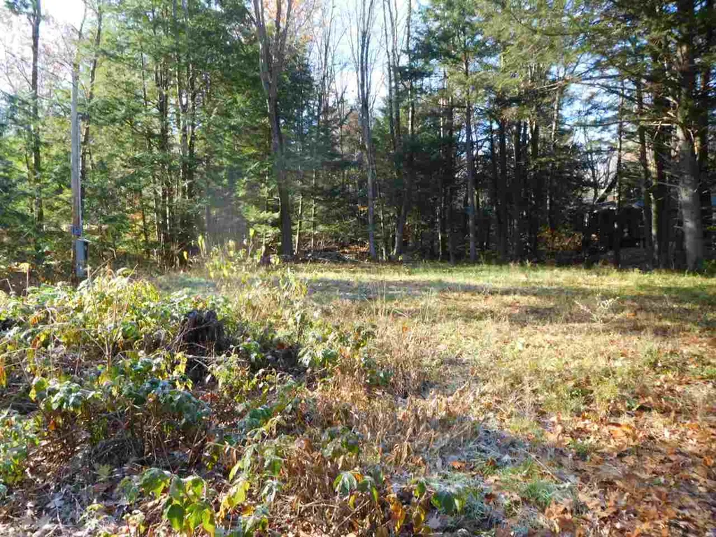 15 Emerald Drive Hillsborough NH 03244