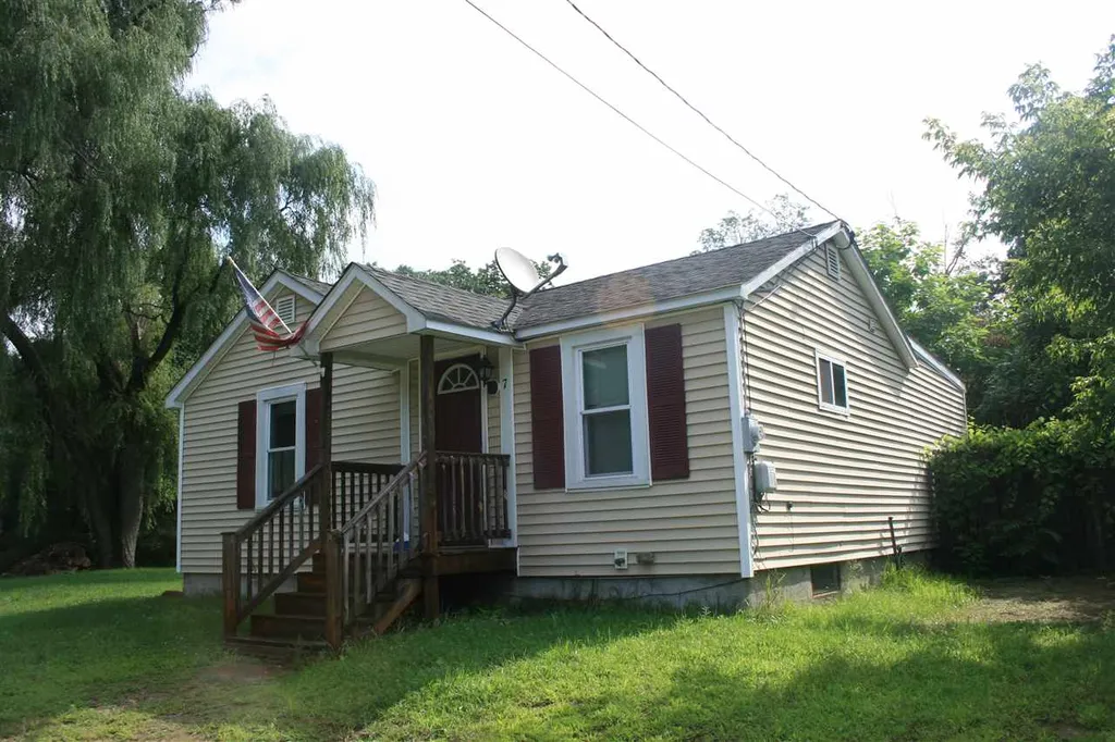 7 Willard Street Claremont NH 03743
