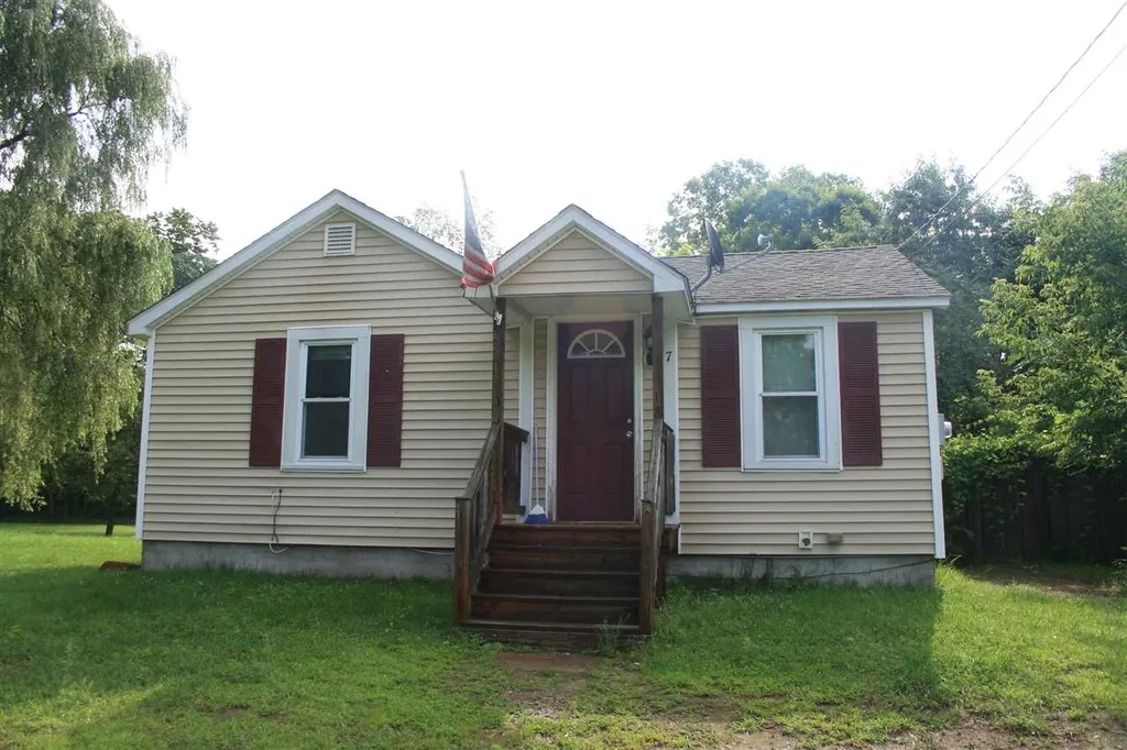 7 Willard Street Claremont NH 03743