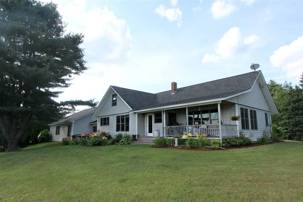 467 Old County Road Peacham VT 05862