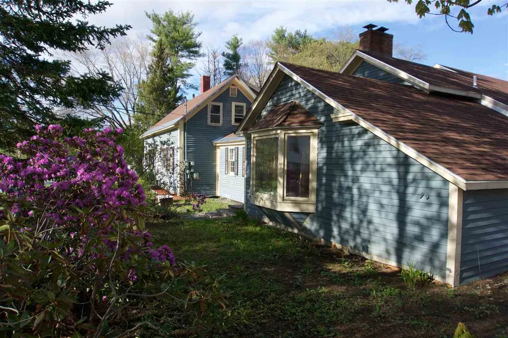 49 Village Road Wilmot NH 03287