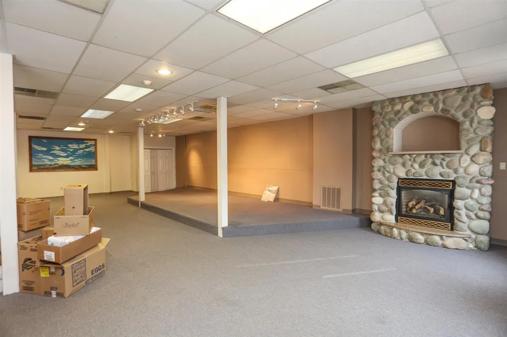 273 S River Road Bedford NH 03110