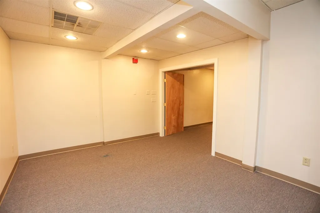 273 S River Road Bedford NH 03110