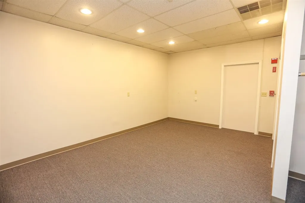 273 S River Road Bedford NH 03110