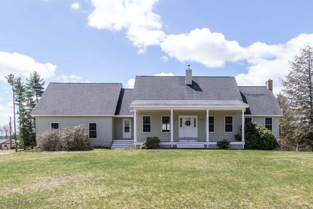 7 Woodcrest Drive Deerfield NH 03037