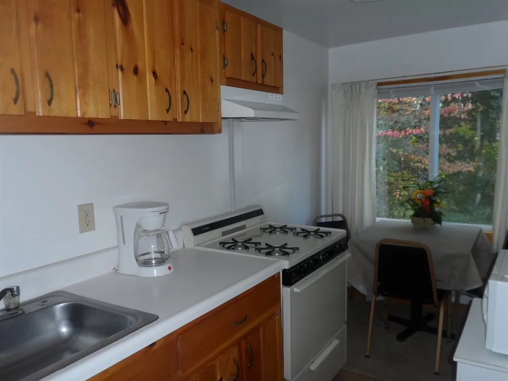 10 Mchugh Lane Holderness NH 03245