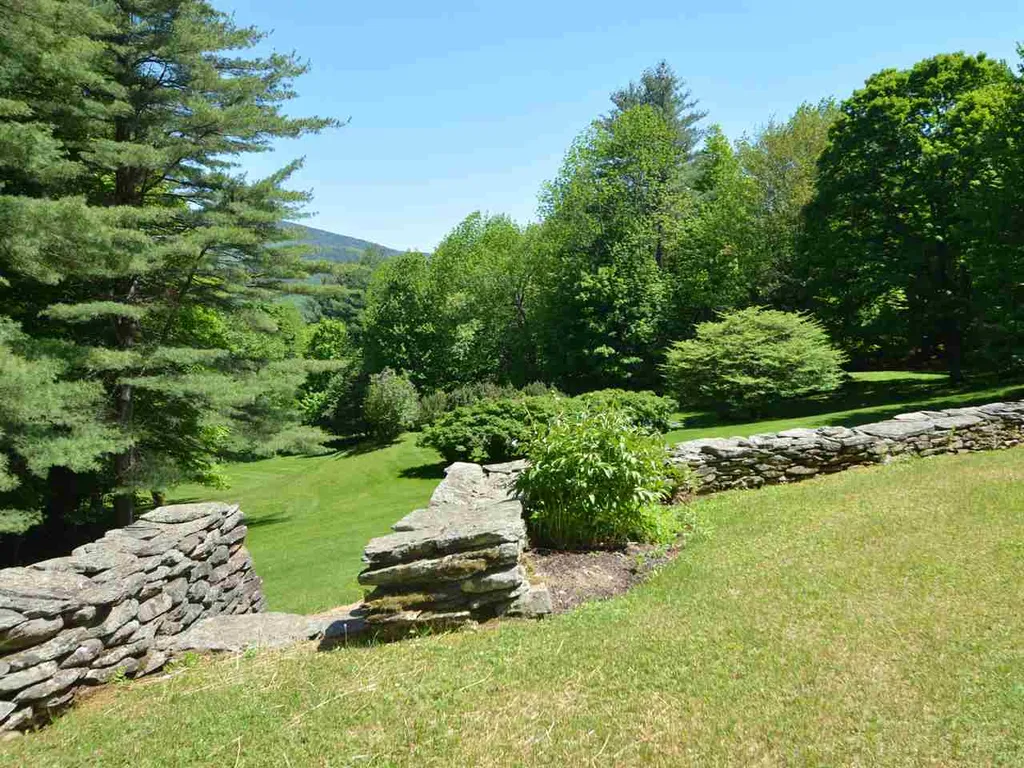 89 Castle Road Fayston VT 05660