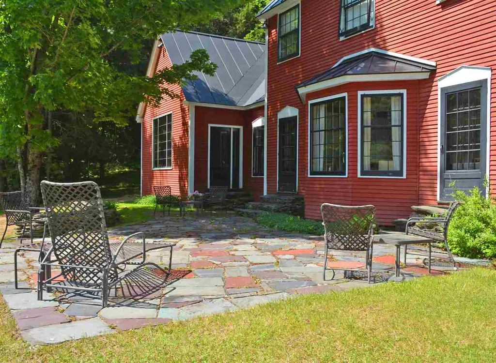 89 Castle Road Fayston VT 05660