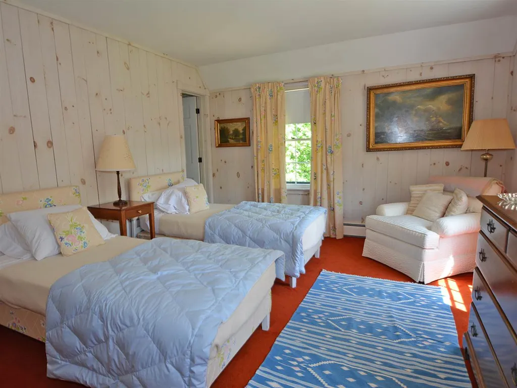 89 Castle Road Fayston VT 05660