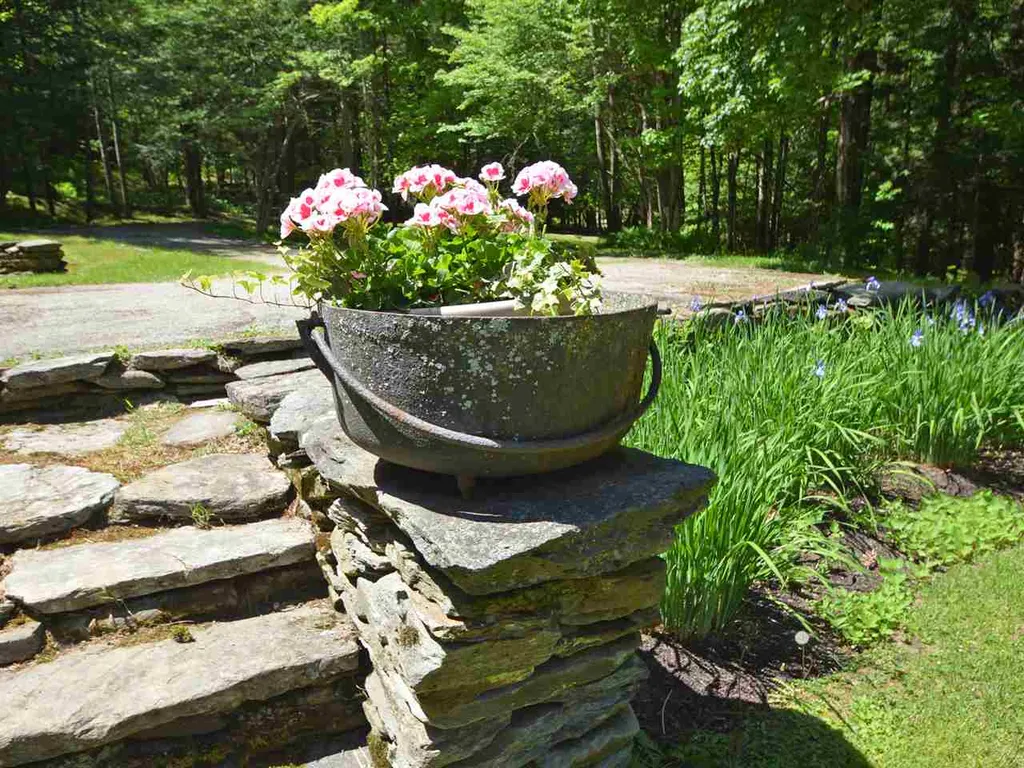 89 Castle Road Fayston VT 05660