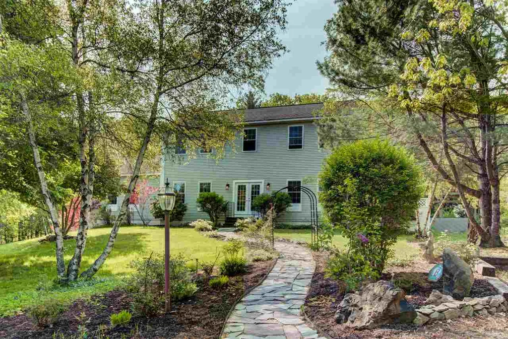 32 Woodside Meadow Road Eliot ME 03903