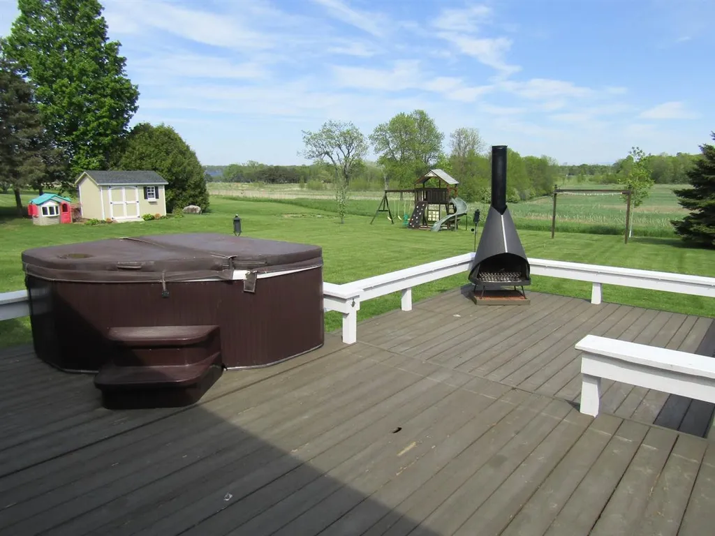 190 North Point Road Isle La Motte VT 05463