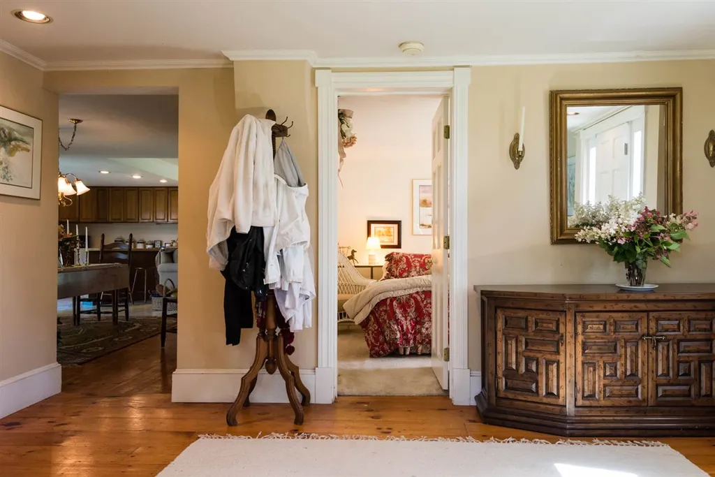 25 Roth Road Warren VT 05674