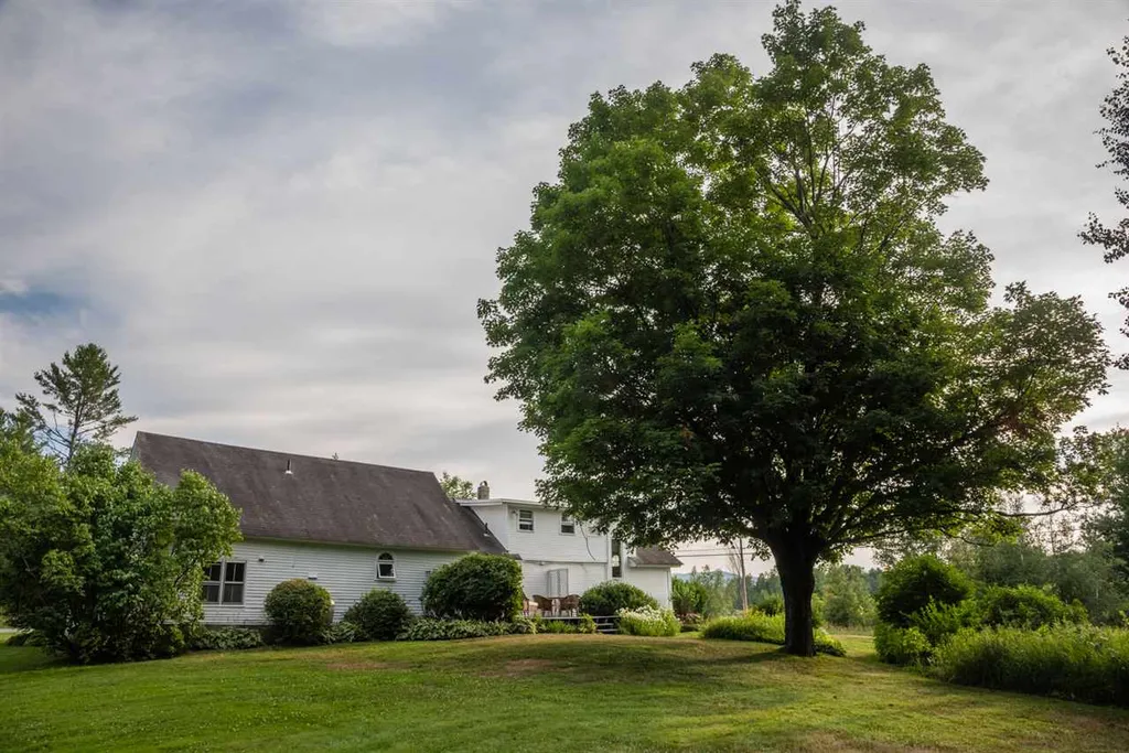 25 Roth Road Warren VT 05674
