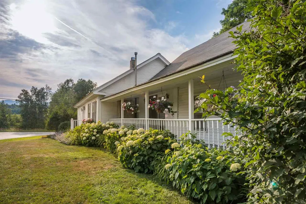 25 Roth Road Warren VT 05674