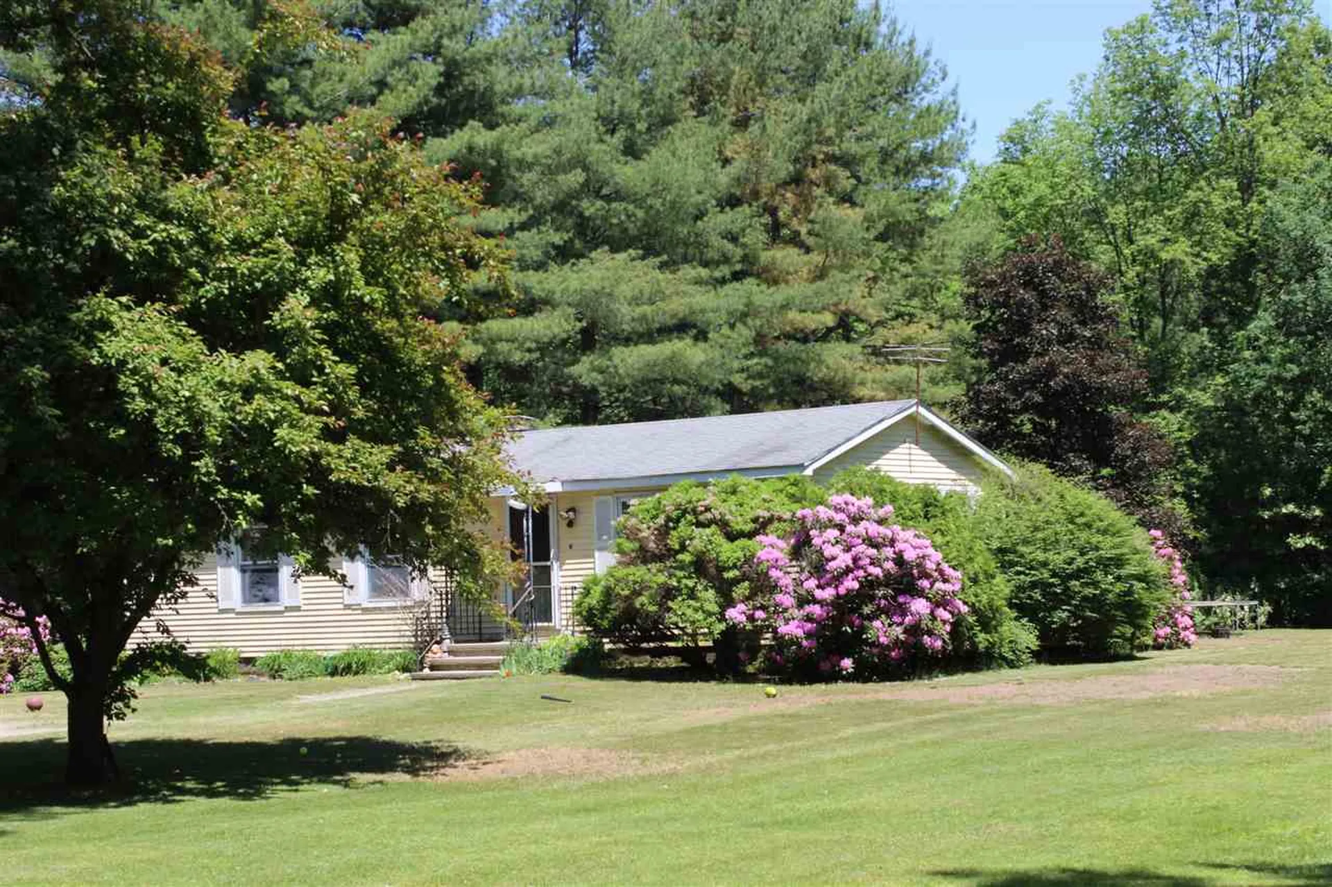 9 Oak Hill Road Hinsdale NH 03451